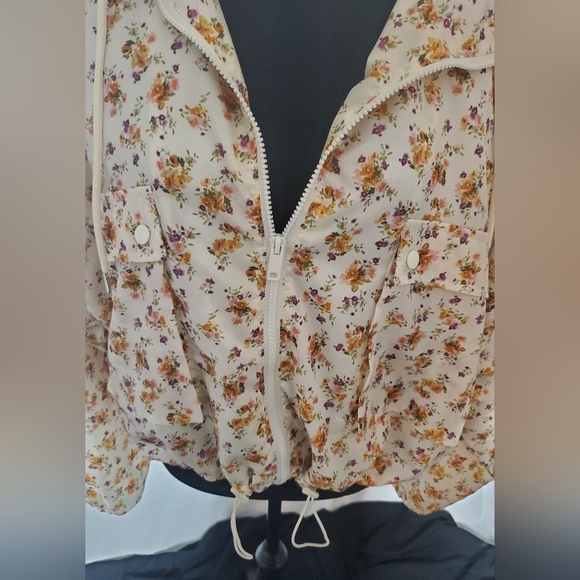 Floral Windbreaker - Picture 3 of 8